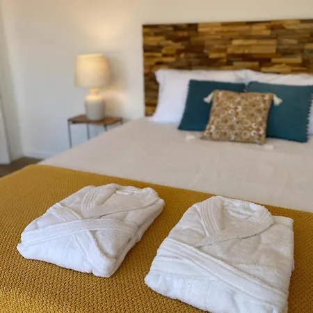 Ferienhaus Quinta Do Ribeiro - Refugio Romantico Com Piscina Panoramica Junto Ao Geres