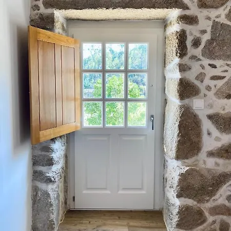 Ferienhaus Quinta Do Ribeiro - Refugio Romantico Com Piscina Panoramica Junto Ao Geres